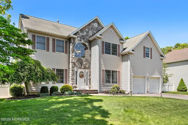 18 Regina Drive, Brick, NJ 08724
