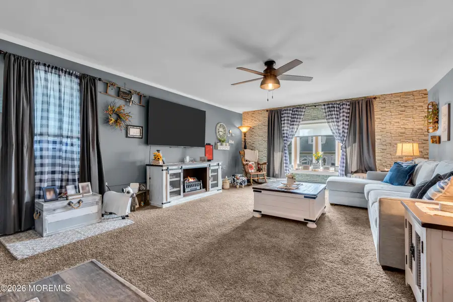8 Lincoln Court, Keansburg, NJ 07734 - #3