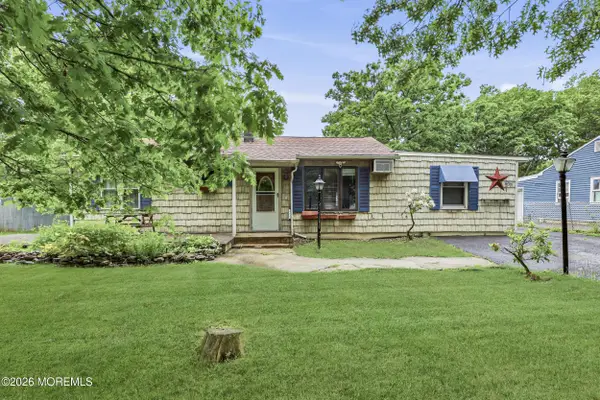 1410 Jeffrey Street, Lakewood, NJ 08701