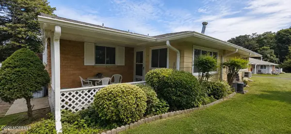 9 D Lake Drive, Manchester, NJ 08759