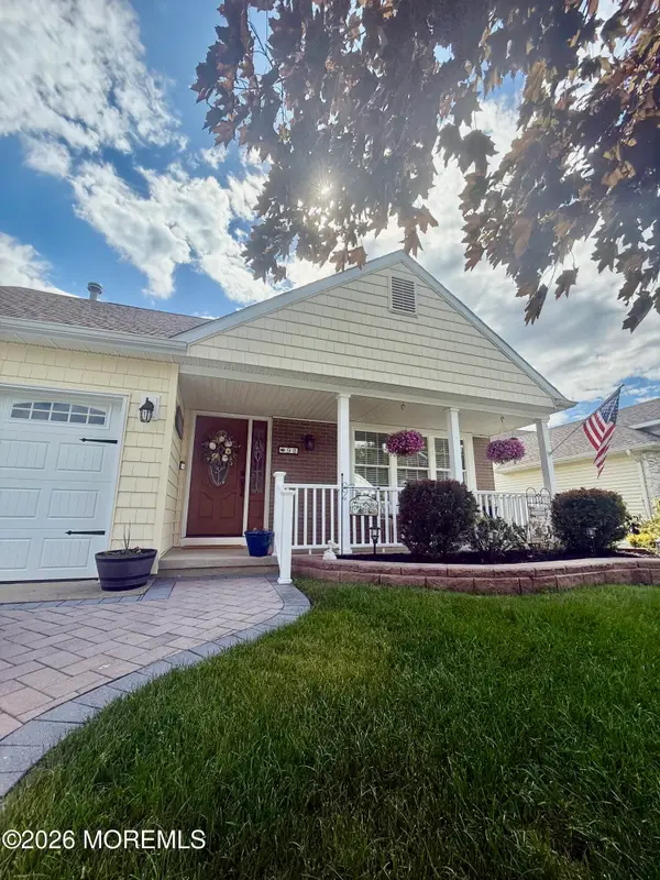 98 Narberth Way, Toms River, NJ 08757
