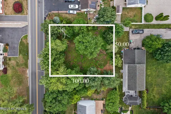 716 Commonwealth Boulevard, Toms River, NJ 08757