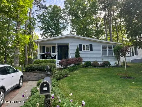 39 Hibiscus Place #A, Jackson, NJ 08527