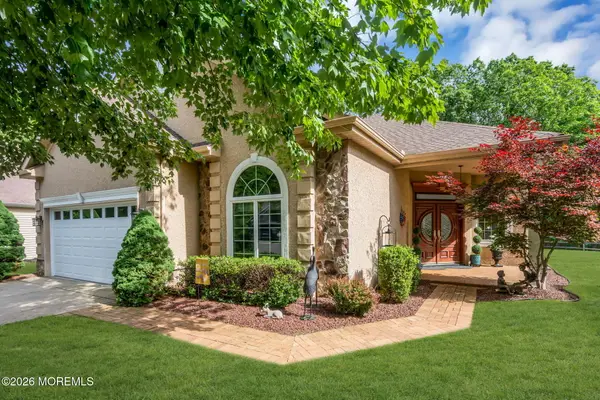 6 Sunningdale Court, Jackson, NJ 08527