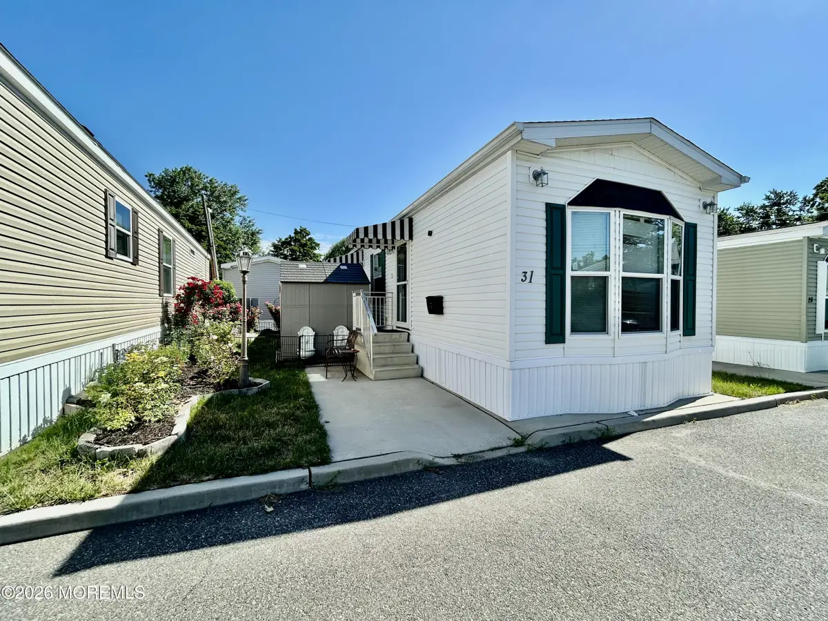 31 Monique Circle, Hazlet, NJ 07730 - #1