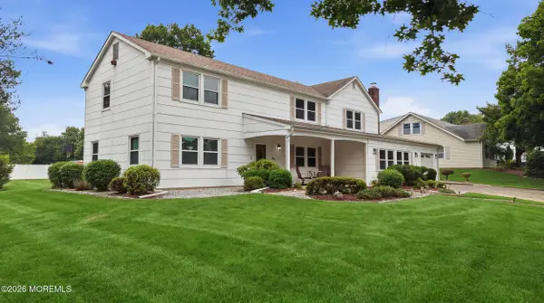 22 River Drive, Marlboro, NJ 07746