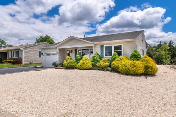 251 Westbrook Drive, Toms River, NJ 08757
