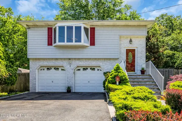 7 Brook Drive, Milltown, NJ 08850