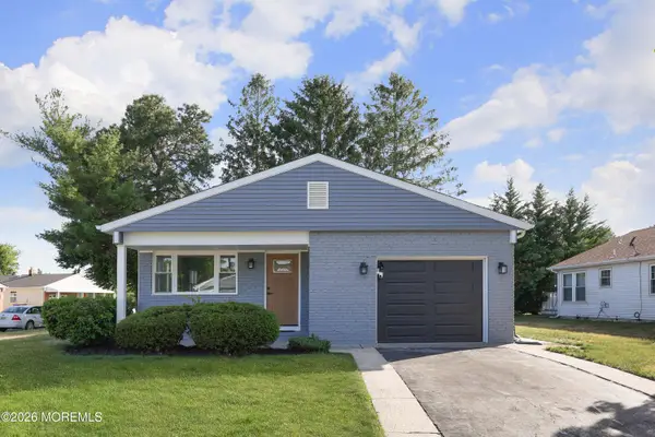 1 Dawn Way, Toms River, NJ 08757