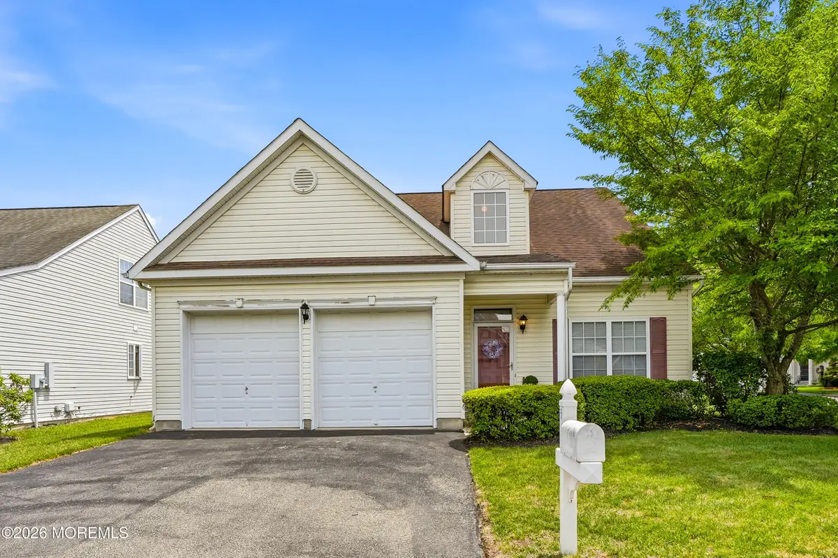 5 Holly Manor Court, Helmetta, NJ 08828 - #1