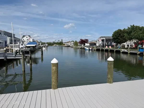 29 Clarkson Drive, Toms River, NJ 08753