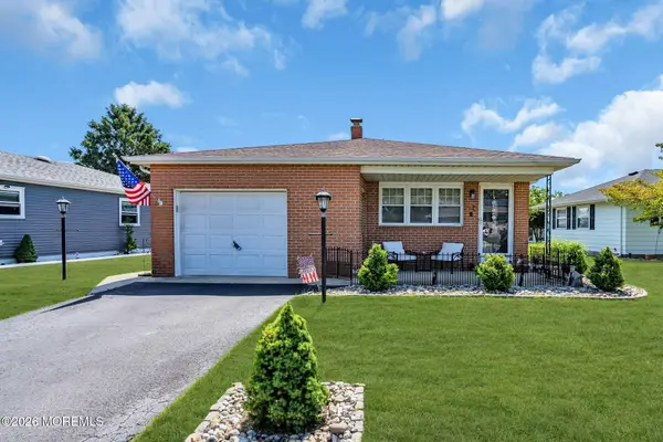 13 San Juan Court, Toms River, NJ 08757