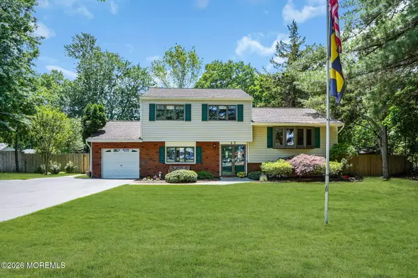 37 Gordons Corner Road, Manalapan, NJ 07726