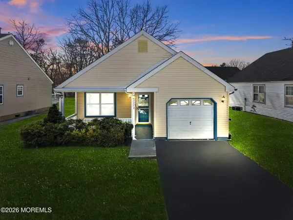 2373 Mount Hood Lane, Toms River, NJ 08753