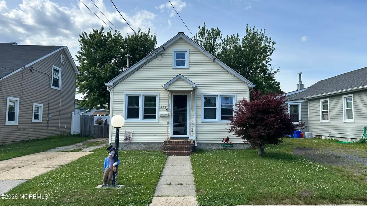 637 Sydney Avenue, Union Beach, NJ 07735 - #1