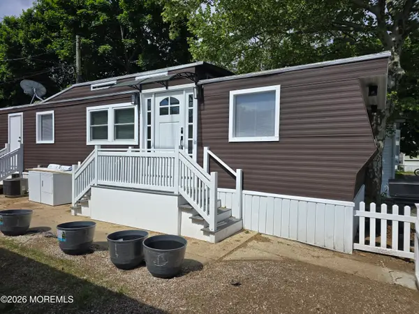 9 Monique Circle, Hazlet, NJ 07730