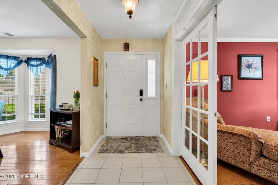 16 Sunningdale Circle, Manalapan, NJ 07726 - #3