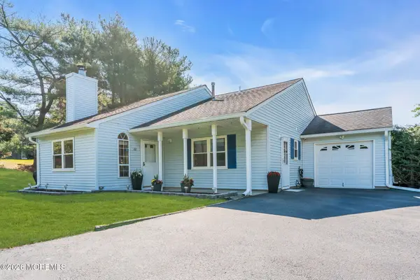 22 Cranberry Drive, Tinton Falls, NJ 07753