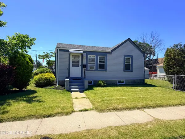 26 Thomas Street, Toms River, NJ 08753
