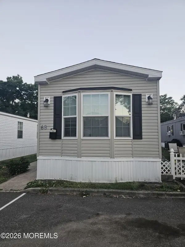 68 Alex Court, Hazlet, NJ 07730