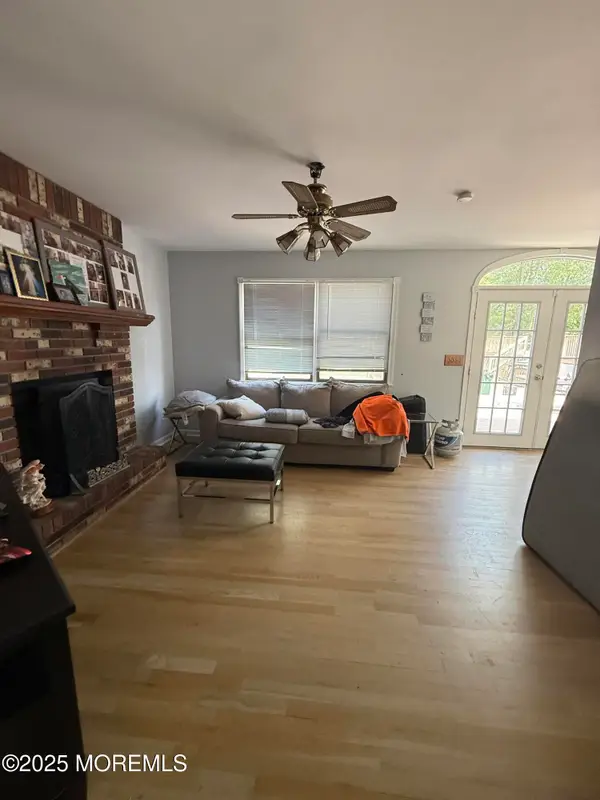 347 Trenton Avenue, Bayville, NJ 08721