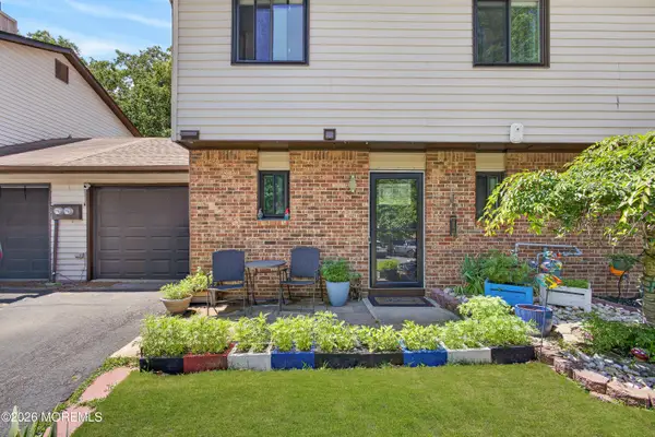 6 Swan Road #1000, Howell, NJ 07731