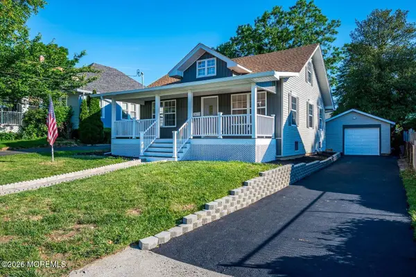 17 Washington Avenue, Leonardo, NJ 07737