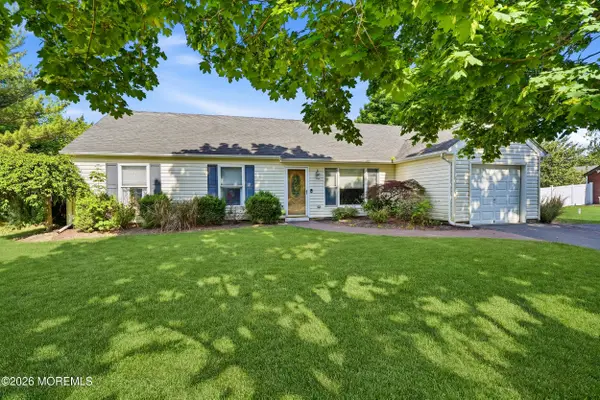 881 Eaglehurst Court, Toms River, NJ 08753