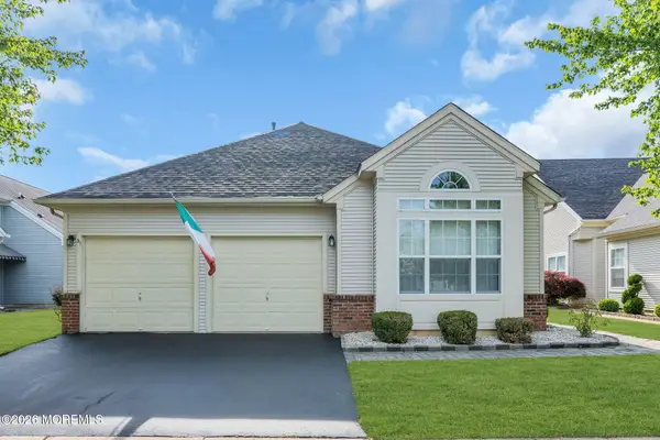 31 Provence Drive, Manchester, NJ 08759