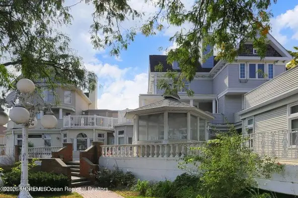 100 1st Street #11, Keyport, NJ 07735