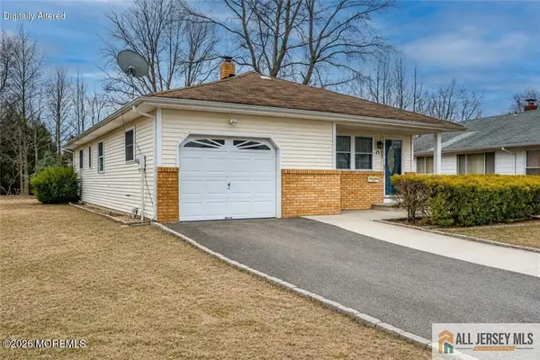 321 Curacao Street, Toms River, NJ 08757