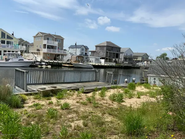33 Dory Drive, Little Egg Harbor, NJ 08087