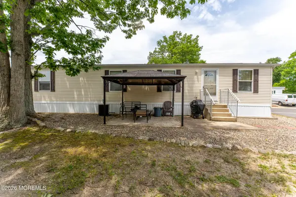 309 Floral Way, Toms River, NJ 08755