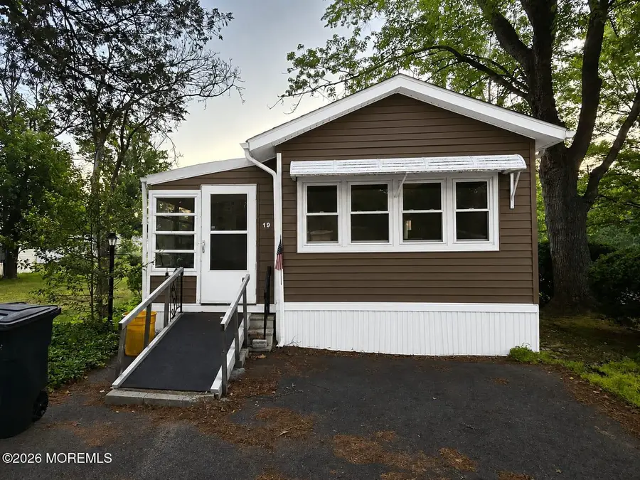 19 Summit Drive, Cream Ridge, NJ 08514 - #3