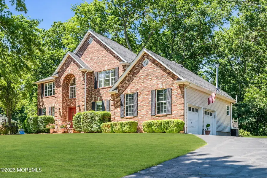 4 Scott Drive, Monroe, NJ 08831 - #2