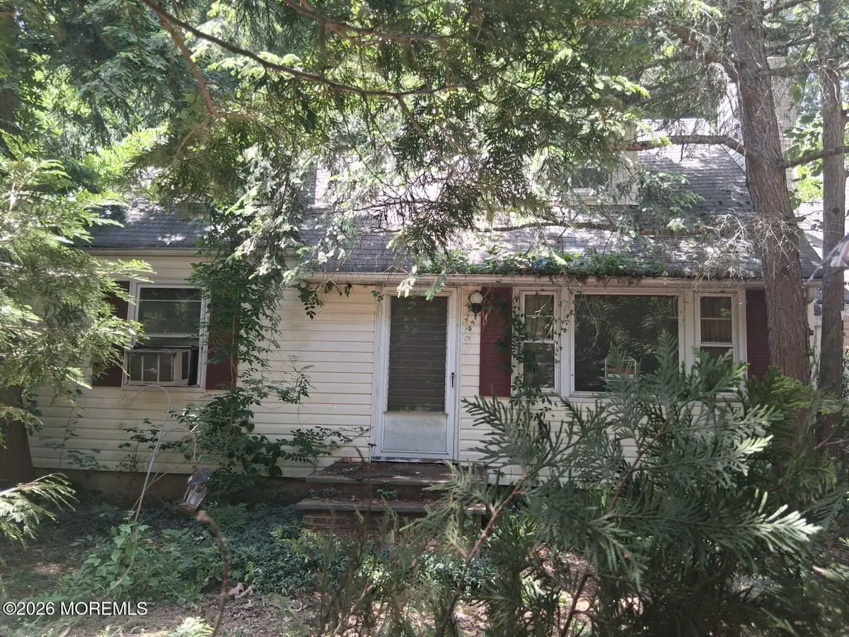 140 Fernhead Avenue, Spotswood, NJ 08884 - #1