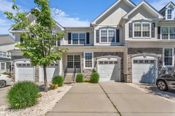 135 Brookfield Drive, Jackson, NJ 08527