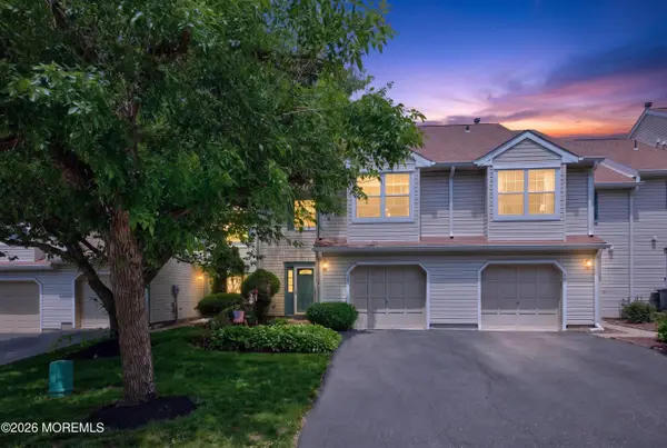 405 Dorchester Way, Manalapan, NJ 07726