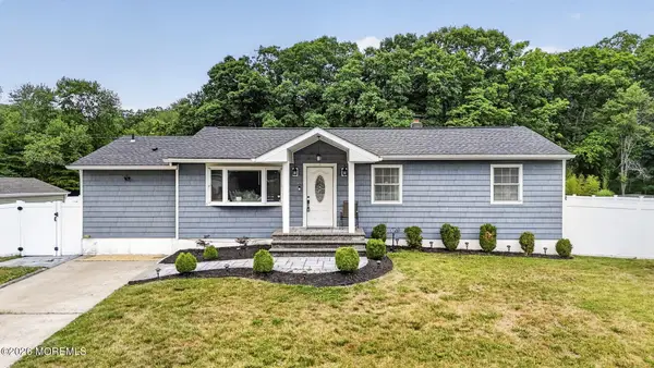 40 Woodside Drive, Howell, NJ 07731