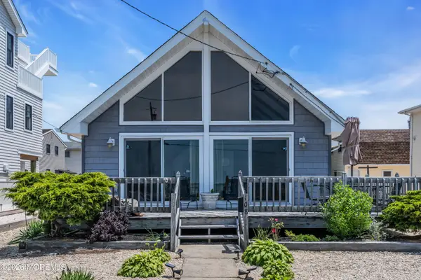 108 Shore Road, Surf City, NJ 08008