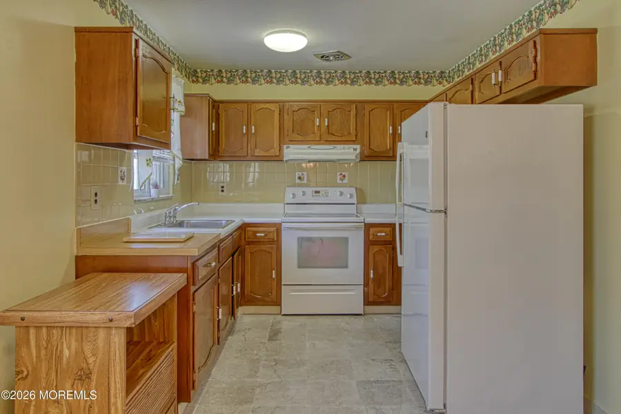 992 Constitution Boulevard #B, Whiting, NJ 08759 - #2