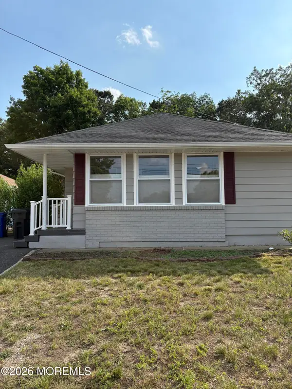 87 Mount Matterhorn Lane, Toms River, NJ 08753