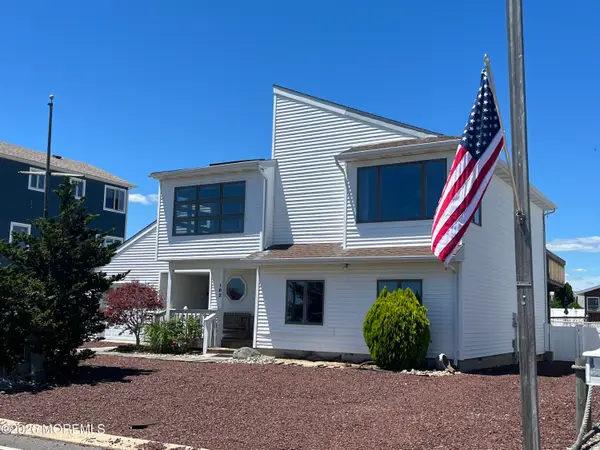 102 Jeanne Drive, Beach Haven West, NJ 08050