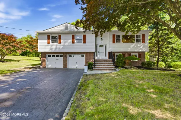 11 Highview Circle, Middletown, NJ 07748