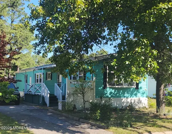 26 Raccoon Avenue, Whiting, NJ 08759
