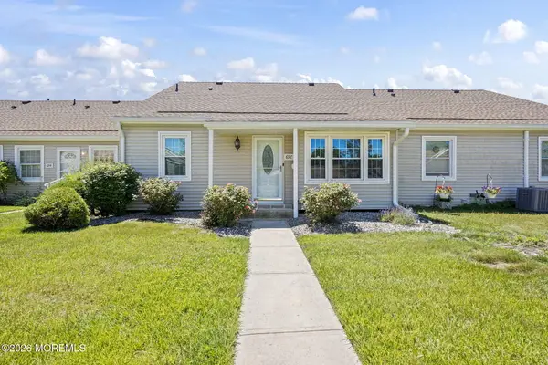 69 William And Mary Sq #C, Freehold, NJ 07728