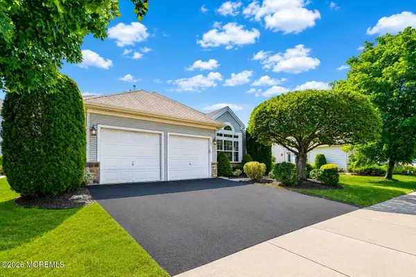 29 Arcadia Drive, Manchester, NJ 08759