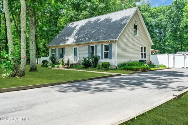9 Walter Drive, Jackson, NJ 08527