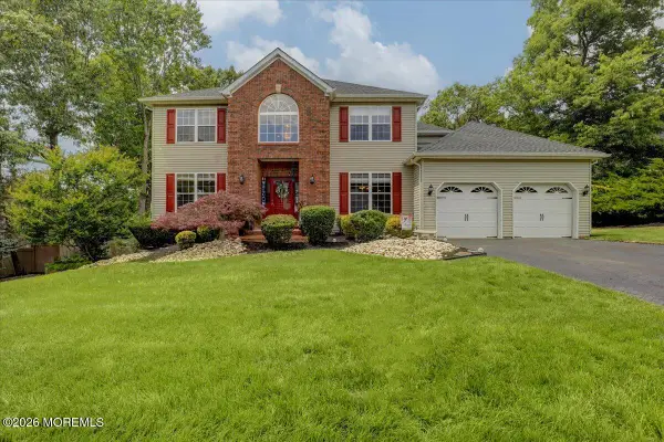 7 Cecilia Court, Howell, NJ 07731