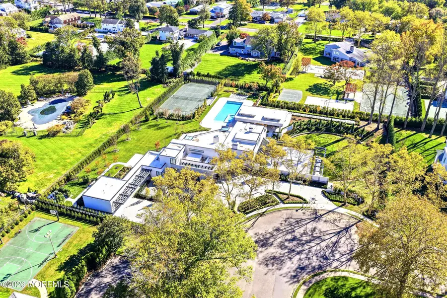 14 Saxony Drive, Oakhurst, NJ 07755 - #2
